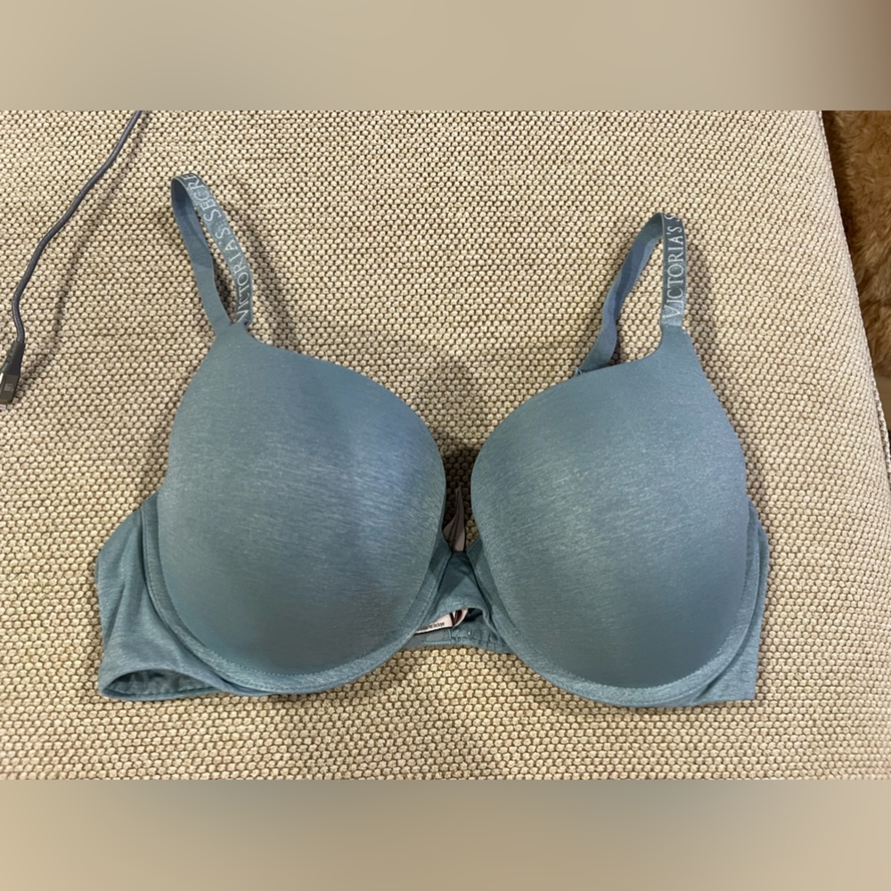 Victoria Secret- perfect shape bra